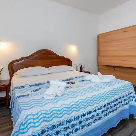 Hotel Oasi 2*