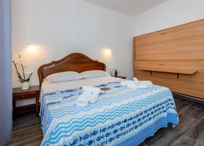 Hotel Oasi 2*