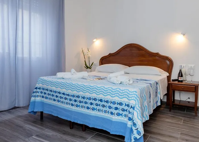 Hotel Oasi 2*