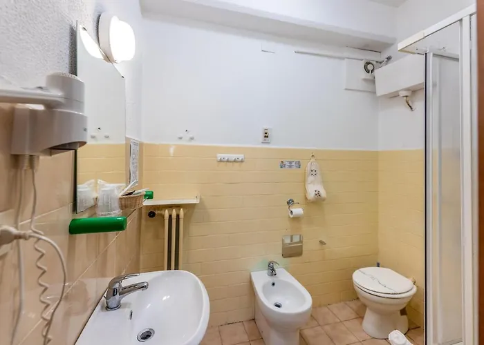 Hotel Oasi 2*