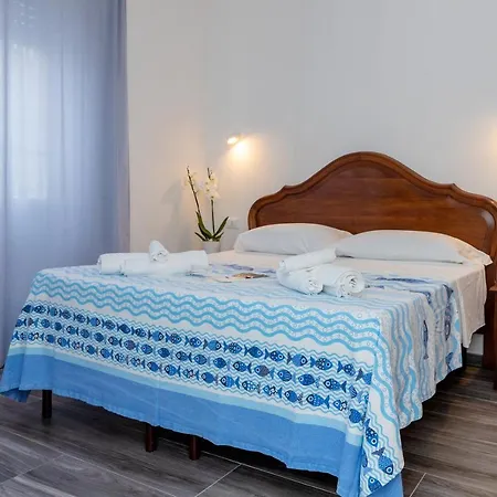 Hotel Oasi 2*